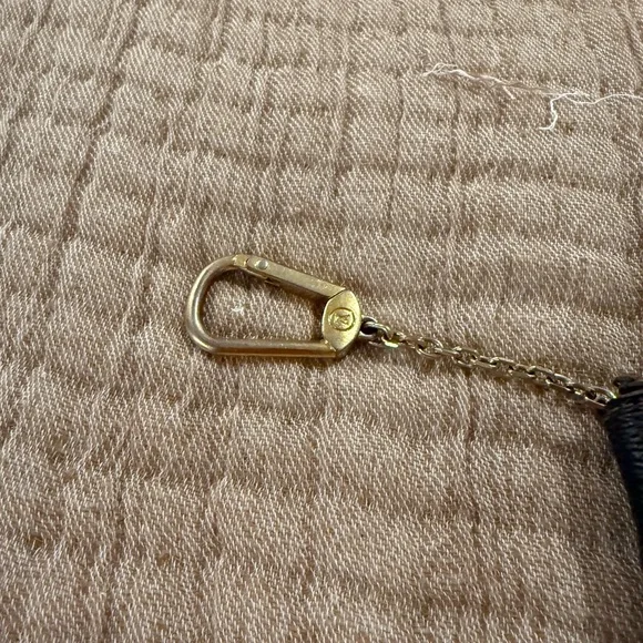 Louis Vuitton Key Pouch - Picture 8 of 11